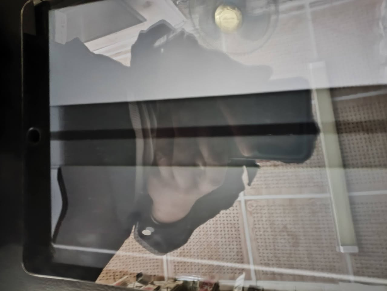 مكلفه بل نشر ايباد تسعه ذاكره 256 باطاريه 86 حسابه ورمزه موجودات عوزه بس شاشه رقم اتصال ***********
