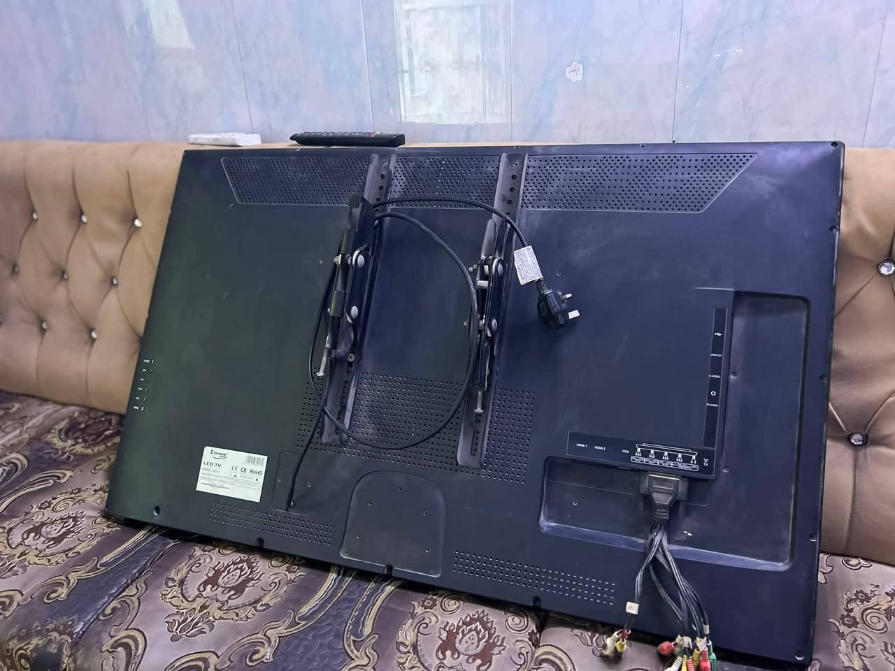 بلازمه حجم كبير 43 كامله هيه ورمونت مالتها 
السعر ٣٠ الف مكاني بغداد البلديات 
***********
