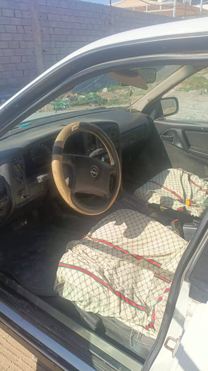 أوبل أوميجا ستيشن  موديل ١٩٩٣ أوتوماتيك  نظيفه مال شغل بيع مستعجل
***********
سنويا ٢٨  مشروع وطني تحويل مباشر  السياره جاهزه من كلشي
