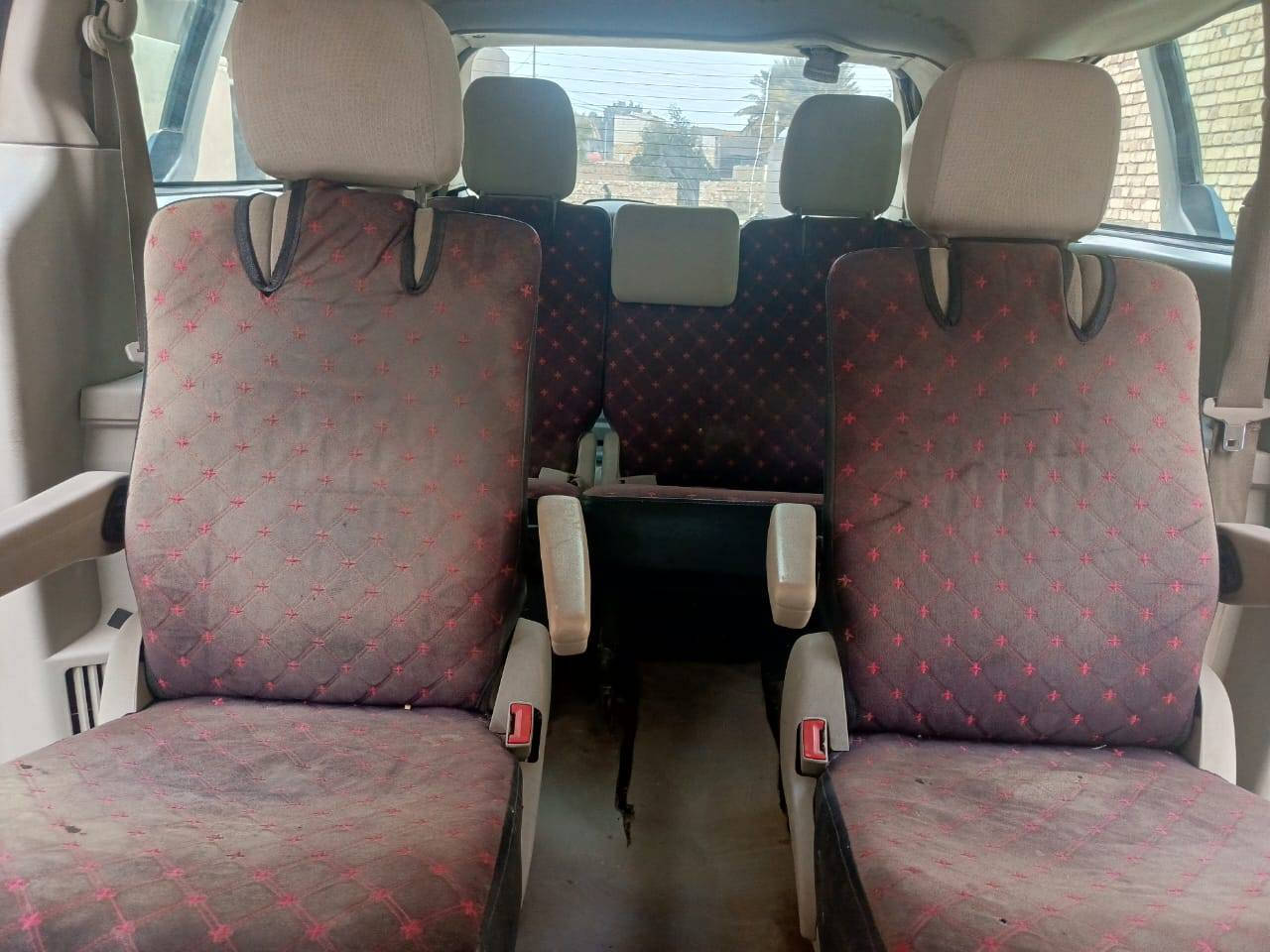 السلام عليكم دوج كرفان للبيع موديل  2012 مواصفات SXT حجم المحرك 3600 رقم الشاصي بالصور السعر 11000 الف دولار مكانها الديوانيه هاتف ***********
