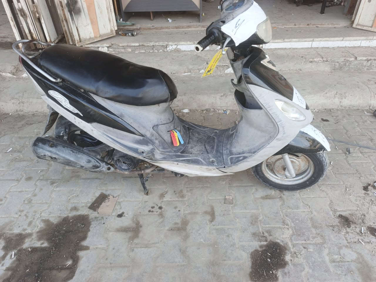 ماكس منغولي البيع  نضيفه كلهي شغاله سلف هورن لايتات شاير سعر ٦٥٠وبيهي مجال شراي ينتصل ***********
