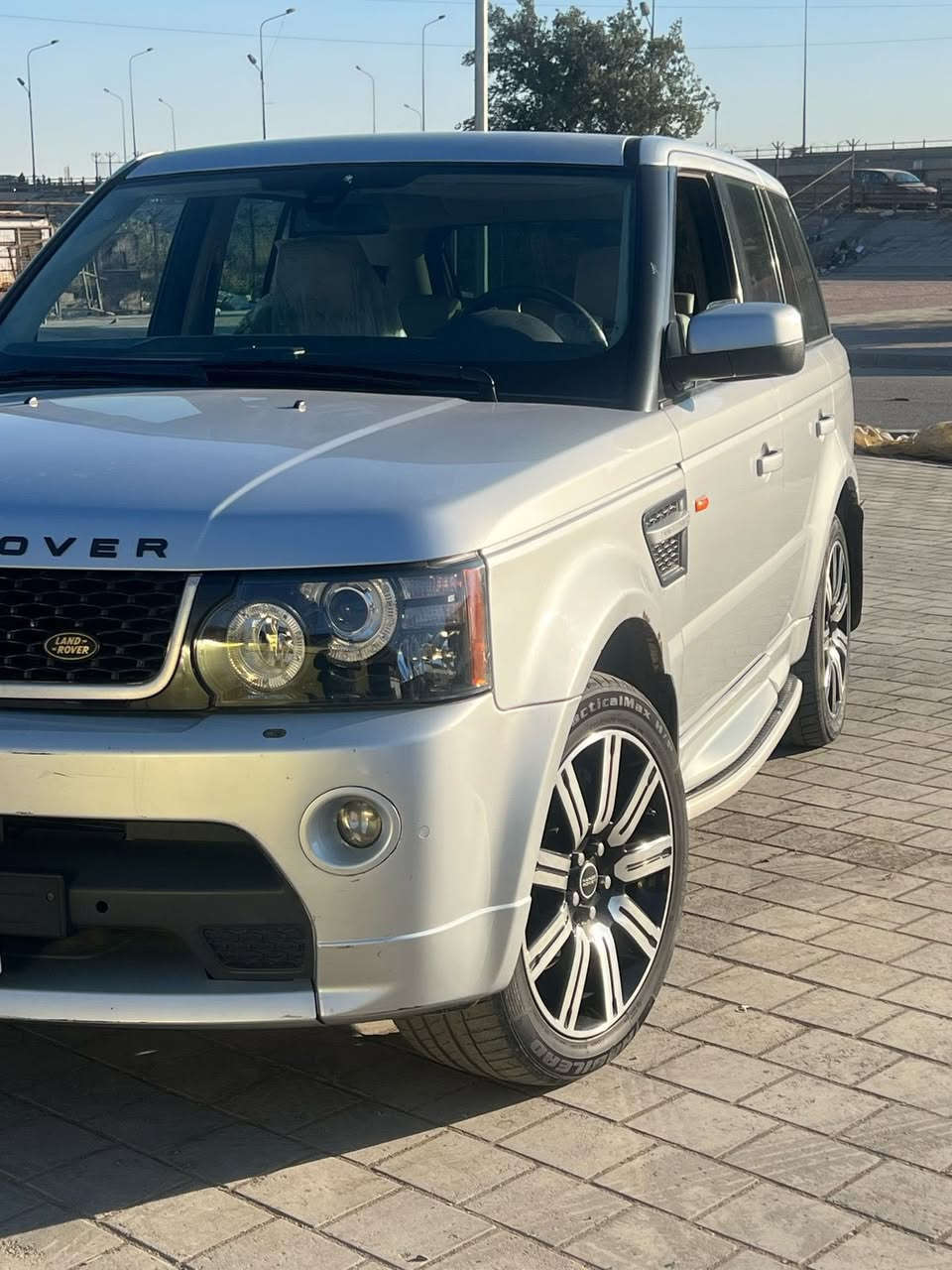 رانج ٢٠٠٨ محدث ٢٠١٣ 
عليها سيرفس كامل  مكينة سوبر 
بيع أو مراوس ترهم ١٢٥ بيها مجال 

‭٠٧٧٢ ٢٧٧ ٠٨٨٢‬
