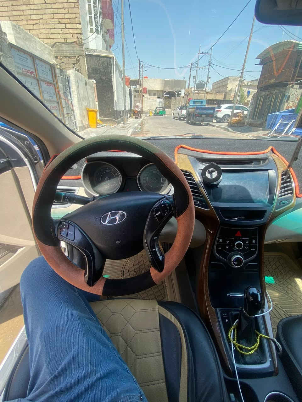 السلام عليكم
للبيع Hyundai Elantra 2015 خليجي

• الموديل: 2015
• النوع: النترا خليجي
• المحرك: (2000)
• ناقل الحركة: أوتوماتيك
• اللون: (ابيض)
• الممشى: (190الف)

السيارة بحالة جيدة ، محرك مفتوح ، مكيفة، استخدام شخصي، 

السعر: (115$) او مراوس بنيسان صني.

للاستفسار والتواصل:
 ( *********** )

