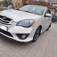 اكسنت فيرنا موديل 2010 /محرك وكير مكفولات صدر امامي وخلفي جديد باتري ج...