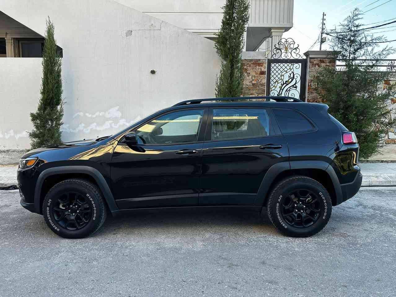 جيب شيروكي موديل 2022
فول مواصفات أعلى شي مواصفات X بلاك إيدشن
ستة سلندر جبلي
رقم اربيل
ماشية 48 الف
سعرها 150
***********
غرامات 500 الف تقريباً مكطوعة من سعر البيع
