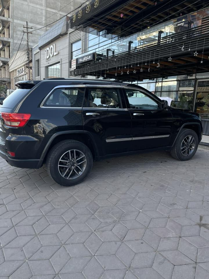 السلام عليكم جيب 2013امريكي صور السونارمرفقه فول  بانوراما سياره جاهزه سنويه هزه جدد بأسمي السعر 145 قفل قفل 🔒العنوان المنصور ***********
