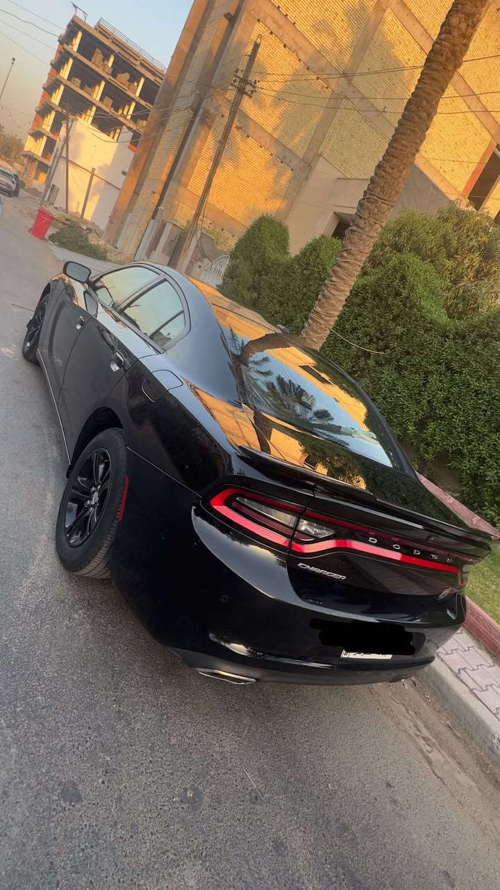 دوج جارجر موديل 2020 SXT (تو ويل ) المرغوب
رقم بغداد 

حادث جدا جدا بسيط اخت الكلين

بدون لا صبغ ولا تبديل  حتى الدعاميات فقط على البارد بسيط وتكحيل 

بدون ايرباك بدون شاصي بدون لغد 

كفاله (گير ،مكينة،شاصي ،لغد ،ايرباك ،حجر بيئه ، كهربائيات ،دواخل )

ماشيه (56 الف )
مواصفات عادية معروفة 
شاشة وسط apple carplay 
كشن سايق كهرباء
كامره خلفيه دوارة وحساسات خلفيه
مثبت سرعه
بصمات 
وباقي المواصفات الاعتيادية

السيارة كلها وضع بلاد ستوك 
ادامة كاملة ودهن كله اصلي وبانزين محسن 
نصبتها كلش حلوه ونفس الصور بالواقع

غرفتها جديده كلش وضايف الها كاعيات حوضيه درجة اولى وغلاف ستيرن خياط
لحية امامية مال srt وسبايدر خلفي 
عليها ويل 18 انسه الطسه ناعمه كلش 
وتخم تاير نظيف 

للبيع 23500$ وبيها مجال بسيط 
مكان السياره اليرموك او حي الجامعه …
***********
