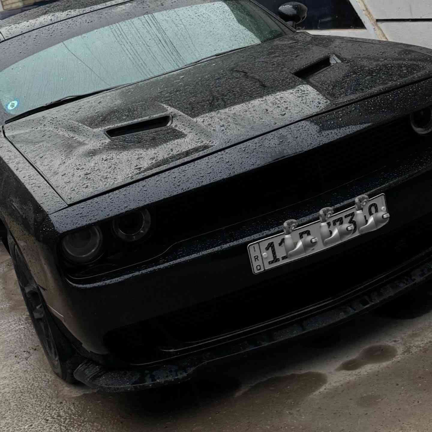 السلام عليكم
جالنجر 2018 للبيع

محرك السياره 3600 6 سلندر سياره خير من الله كير مكينه كفاله تبريدها فول سياره بيها صبغ بنيد وجمالغ ثنيهن حادثها خفيف مو قوي مثل مموضح بلصوره 

المواصفات 

1 تحكم سترين

2 شاشه 

3 تدعم نضضام الكاربلاي 

3 وضعيات قياده سبورت وعادي وعزل حته هجوله تخليك تهجول 

 4 تشغيل عن بعد 

 5 تبريد وتدفئه الكشنات والستيرن

 6 تبريدها خير من الله 

7 شادلها زنون يعمي 
8  بصمه
9 بصمه ابواب 
10 كامره دواره 
وبعد بيها هواي مواصفات ومواصفاتها معروفه 

سياره رقم جديد وباسمي هزه هم جديده 

شباب هاي السياره كدامكم بس الشراي يتصل يرحم ولديكم 

السعر 155 وبيها مجال قليل كلش 

*********** الرقم بي واتساب
