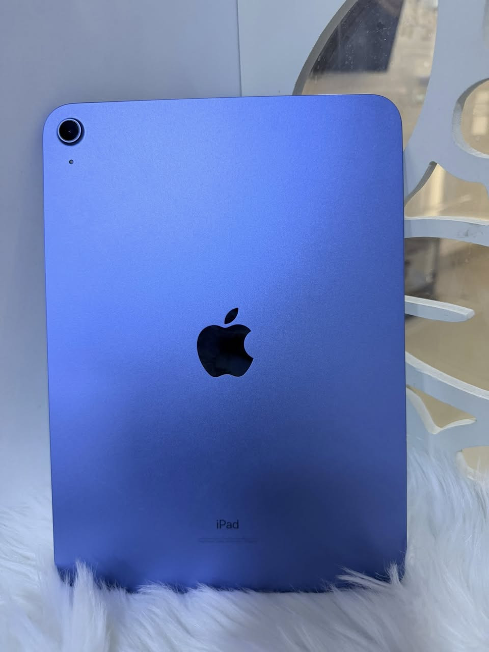 ئایپاد ١٠ شتێکی هەتا بڵێی جوان و خاوێن
زاکیرەی ٦٤ گێگا ڕەنگی شین کێبڵی بیلادی لەگەڵە
هیچ کێشەیەکی نیە هەمووی بە زەمان نرخی ٢٩٩ هەزارە گەیاندن هەیە 
ناونیشان هەولير قەڵاتی نوێ مۆبایلی هاوکار
***********
