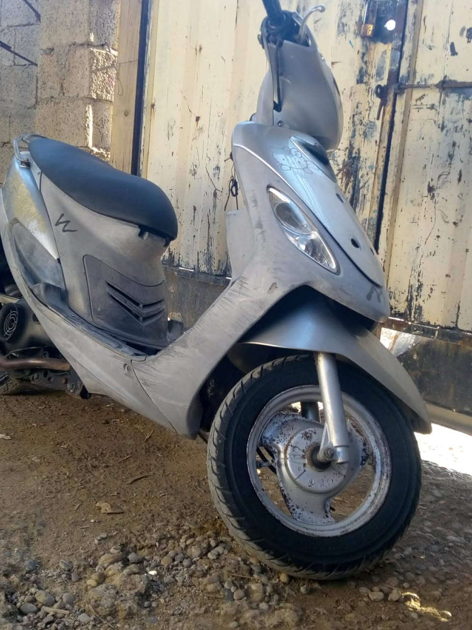 سلا عليكم دراجه ماكس منغولي دراجه رمبه محرك مامفتوح شرط لاصرف لابخار شلعه ومعدل فول طياره كهربائيات كله شغال أوراق كامله لايت زينون دراجه مولحه كامل السعر 700 بي مجال شراي اتصل  ***********
