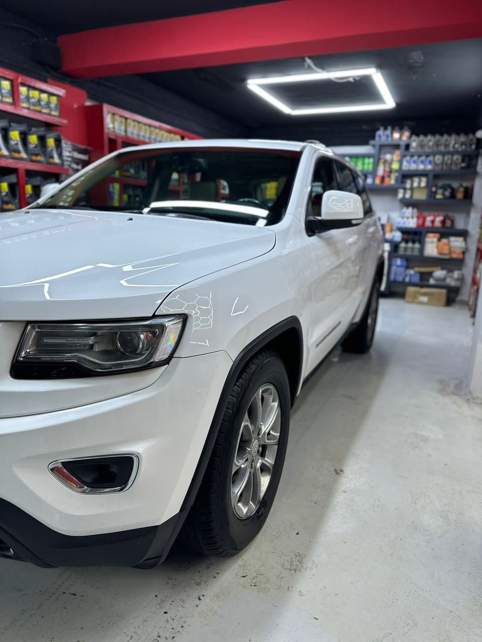 جيب لاريدو
موديل 2014 خليجي 
مكفوله من الصبغ والبارد 
مواصفات الجيب معروفه 
ماشية 130 الف كيلو 
مكانها بغداد الكراده 
السعر 240 
***********
