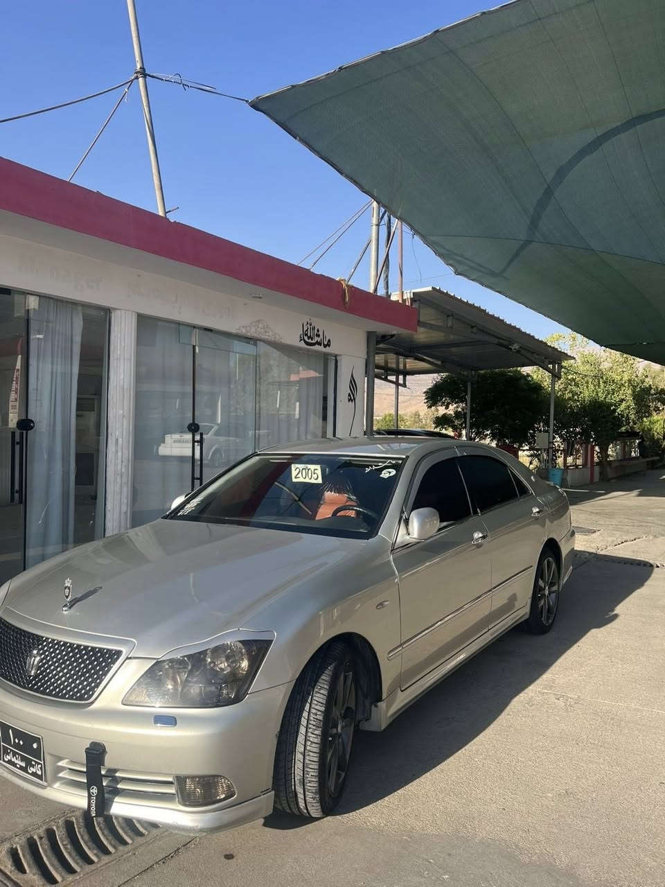 شاهینە ١٨٢ بڕاوە بڕاوە
 ٢٠٠٥
٣دوگمە ناوقەیسی 
کوشن جڵد
بەسمە ڕەش
پلاک و نۆزڵ و فیتپەمپی گۆڕاوە بۆ ١٨٤
لە قوەتی خۆی بێزارە 
سەیارەکە زۆر جوانە لە ڕوبەڕو جوانترە 
کۆدی بۆ نەکراوە بە شەرت هەموو شت دەفرۆشم
ماڵی کەس نیە گێڕ و مەکینە بەشەرتی ١٠٠ فیتەر
بێ  دوکەڵ کامل کامل مەسرەف کراوە بۆ ٢٥٠ مەسرەف مەگەڕێ
بۆ سعر تەلەفۆن بکە لە قەڵادزێم 
0750 128 8132
