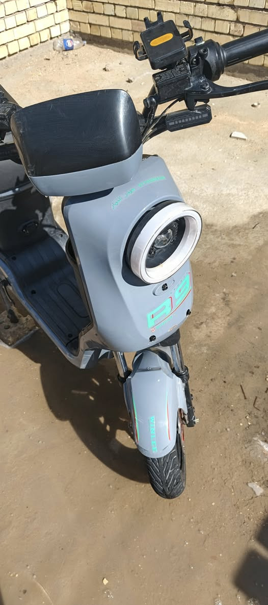 دراجه شحن للبيع مكاني بغداد
ار 9 موديل 26

موصفات الدراجه
سماعه
بك
اربع نمر
سرعه 109
حقيقي 75
لايت عالي ناصي
دبل اشاره
هورن سيدان
دراجه نضيفه وبيها كم شغله موضحات بالفيديو
سماعه عاليه
بطاريات 16 امبير 5 بطاريات نضيفات
تمشيك بالنمره الاوله 50 كيلو 40 كيلو بهل حدود
بلرابعه 15/20 كيلو
دبلات رياضيه
سعرها 450 وبيها مجال للطيبين 
رقمي
***********
موجود رصيد وواتساب
