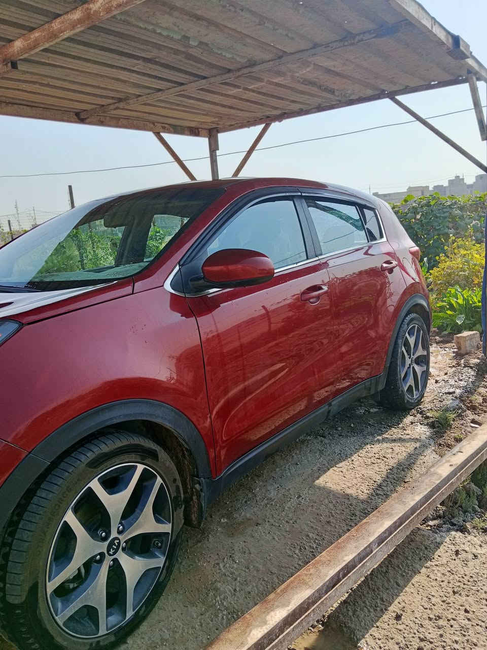 سبورتج للبيع 2018 وارد امريكي سياره جديد كلش مال بيت تخم تاير جديد محرك كير تبريد ثلج السياره جاهزه من كلشي بيه صبغ جاملغ اماميي وخلفي توحيد لون فول عدا الفتحه رقم بغداد باسمي تحويل 
مكان السياره بغداد أبو غريب قرب مستشفى الحكومي 
السعر 150وبيها مجال ***********
صور الحادث مال أمريكا موجود
