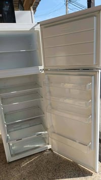 ثلاجة • مستخدمة • مثل جديدة
