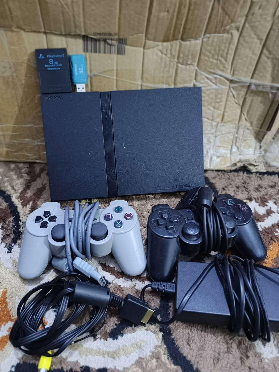 السلام عليكم 
بلي 2
كامل ملحقات
2يدات 
ميموري32+فلاش يحتوي اكثر من 110العاب
60وبي مجال للطيبين


**إذا كنت صاحب هذا الإعلان وتريد حذفه لأي سبب، رجاءا أرسل رسالة إلى الدعم الفني**