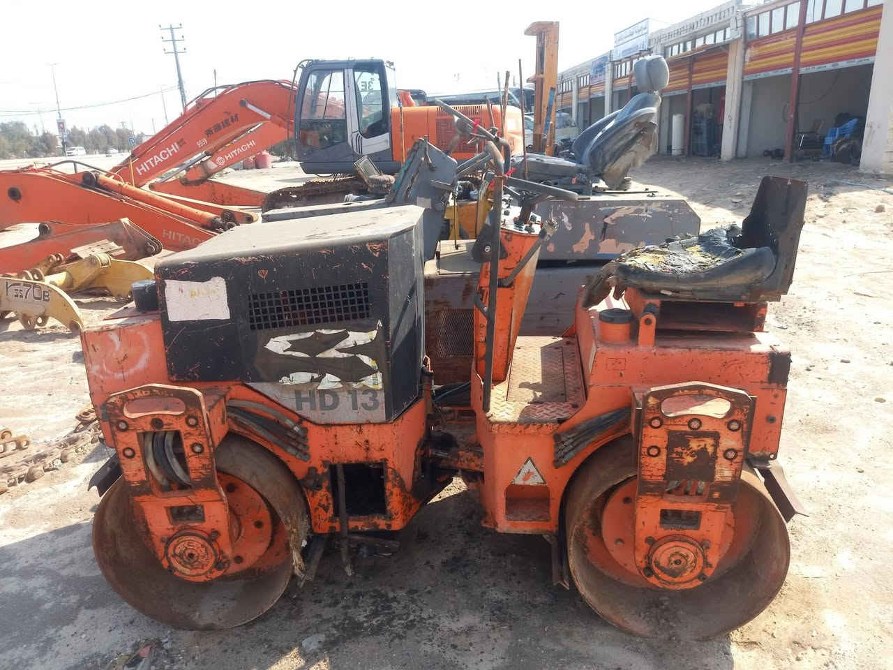 السلام عليكم للبيع حادلات عدد_٣_العنوان كربلاء المقدسه طريق كربلاء نجف عمود٩٧٣ رقم ***********
