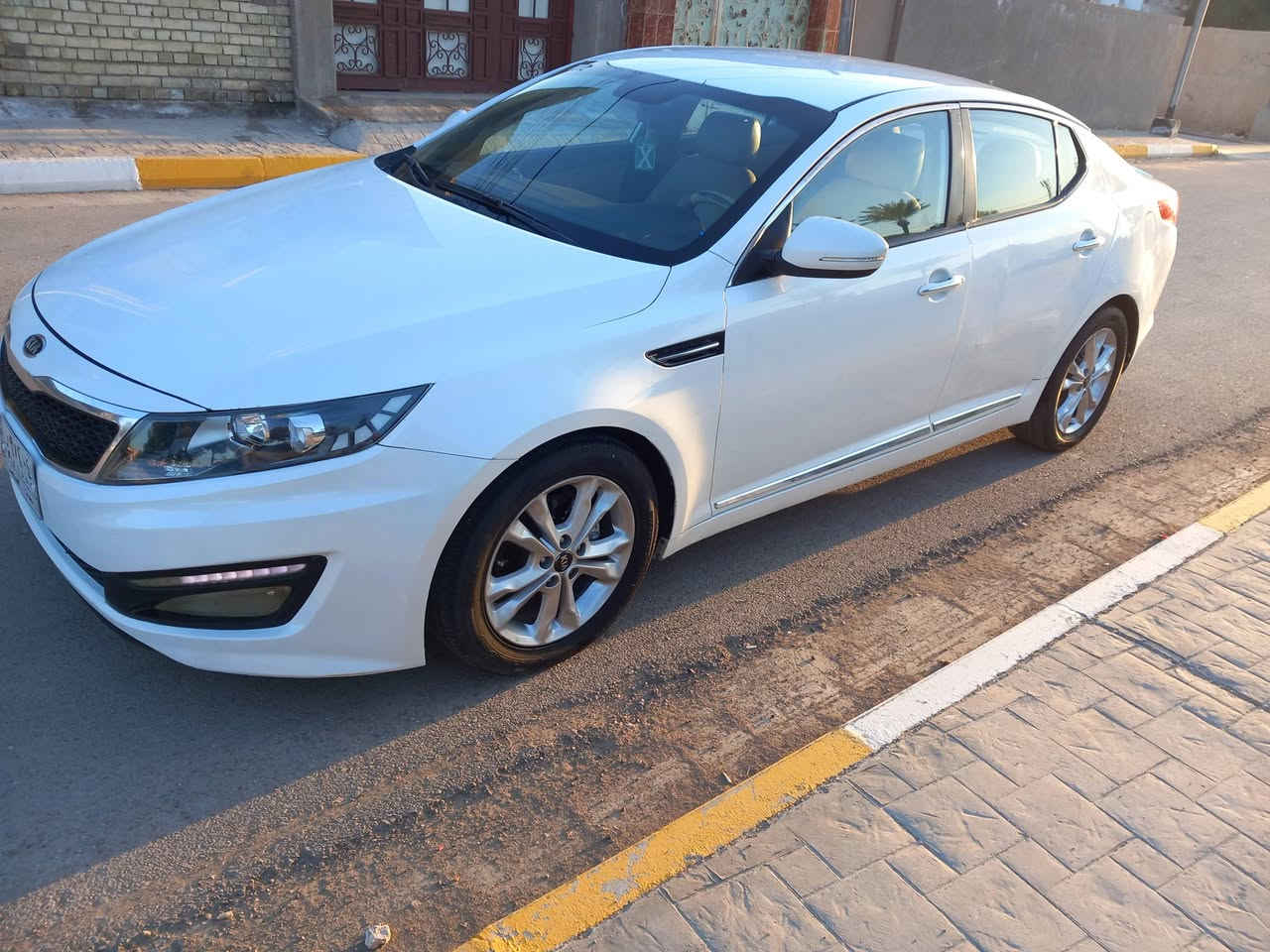 السلام عليكم
اوبتما وارد خليجي 
موديل 2013 رقم بغداد 
المواصفات

محرك 2000 لد امامي خلفي + حساس خلفي داخل صاج تبريد قطعتين لمس 
يدات نيكل داخل وخارج شفتات ستيرن تحكمات جهتين ويل 17 السياره كفاله عامه عده  جاملغ خلفي صبغ بدون دواخل والباقي كفاله السياره جاهزه من كلشي 
السعر ب123وبيه مجال بسيط
العنوان واسط نعمانيه 
موبايل ***********
***********
