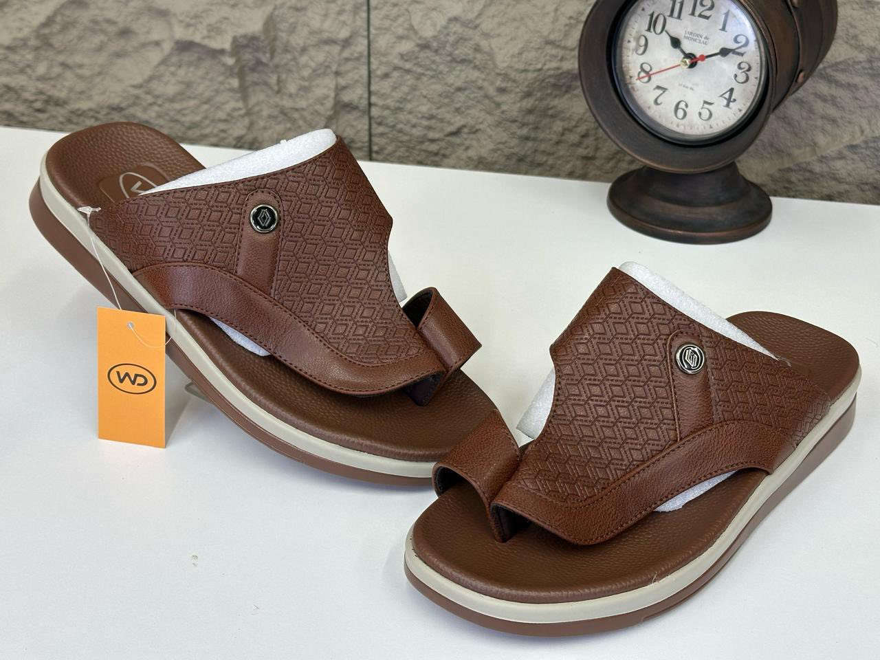 السلام عليكم شحاطه رجالي قياسات من 40 إلى 45 عدد كارتون 12 قطعه سعر كارتون 100 الف وتوصيل مجاني بغداد وجميع محافضات الاستفسار على الخاص او وتساب ***********
