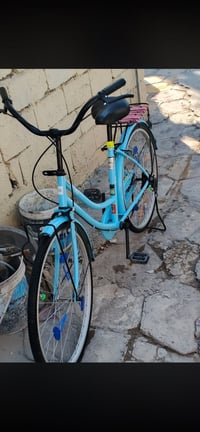 بايسكل للبيع حجم 26 نضيف جدا مابيه اي نقص سعر خاص 07877018206