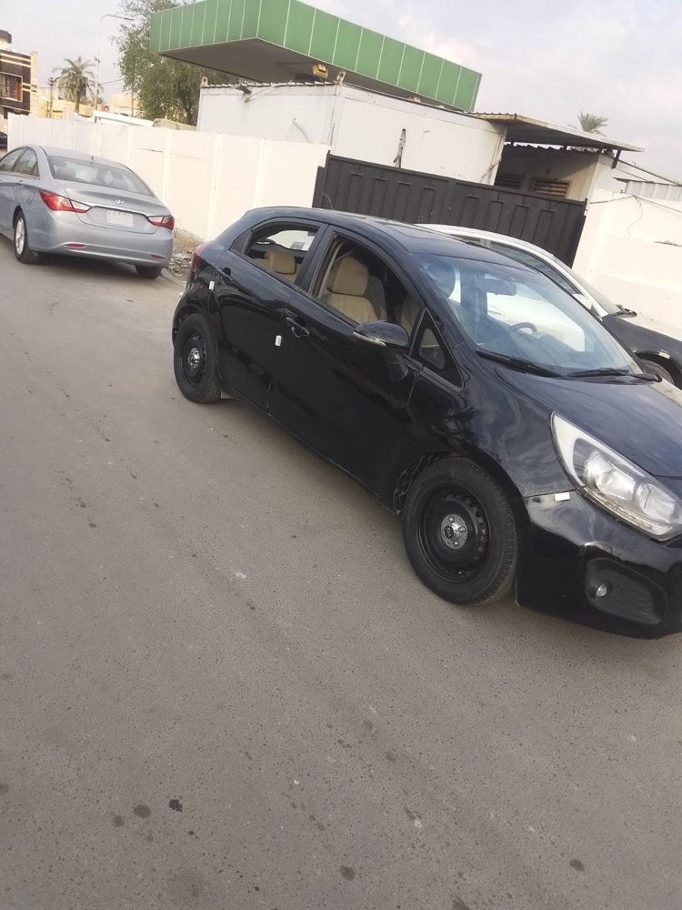 السلام عليكم اخوان ريو هج باك موديل ١٥ السياره فول فتحه محرك ١٦٠٠ مري شفط تحكم استيرن سياره جاهزه تبريد محرك كير صدر خير من الله السعر ٨٠ وبيه مجال بغداد السيديه شارع اعداديه الصناعه ***********محمد بيه صبخ الجاملخ والبنيد بغداد, العراق
