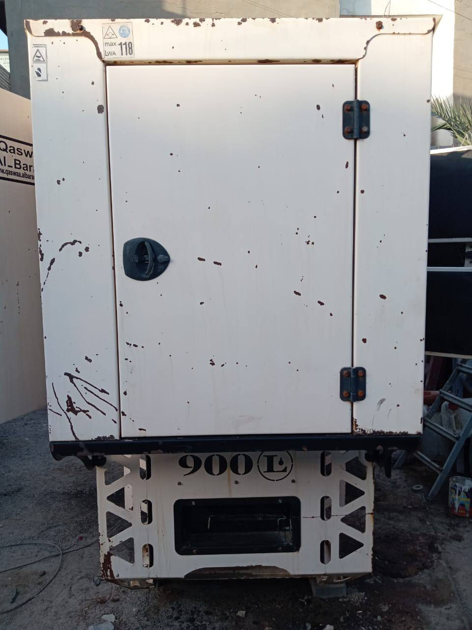 سلام عليكم للبيع 
بيركنز انكليزي اصلي 
كاتم تحتوي على خزان وقود 900لتر
3سلندر سوبر مشتغلة 300 ساعة 
توليد 45كيفي لوري سومر حديث 
بلادية على وضع الشركة برغي ممفتوح
 برودكشن تشغيل واطفاء اوتو 
العنوان بغداد الدورة/***********
