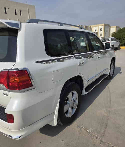 السلام عليكم
لاندكروزر ٢٠١٣ بريم ماشية ١٢٠ الف كيلومتر رقم سليمانية نظيفة جدا .
الملاحظات / بارد بالجاملغ الامامي جهة السائق وصبغ بين البابين جهة السائق مقدار بسيط اثر طخة في الباب الخلفي مثل ما موضح بالصور الاحمر صبغ والازرق بارد ..
السعر / ٣٧ الف دولار وبيها مجال حك جيتك اتصل وتدلل ***********
