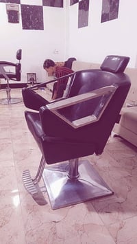 ديكور حلاقه مستعجل ع بيع ورجائن لموه شراي لايراسلني كرسي حلاقه سعره 13...