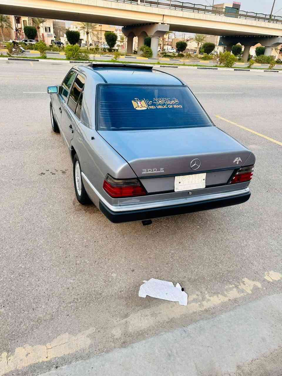 مرسيدس دب محرك جديد بالكرتون
***********
 اخت الجديده سياره كلش نظيفه رقم بغداد انجليزي باسمي بدون ضربه محرك 2 ونص جديد حاويه 
تبريد شغال 
فتحت سقف 
غرفه جديده   جديده  
كل شي جاهز بيه اربعه تاير ياباني جديد سعر مناسب ويها مجال مكاني ناصريه مركز 72 سعرها بنظافه وبيها مجال ويتدلل الشراي رقم انجليزي
اي استفسار ***********
