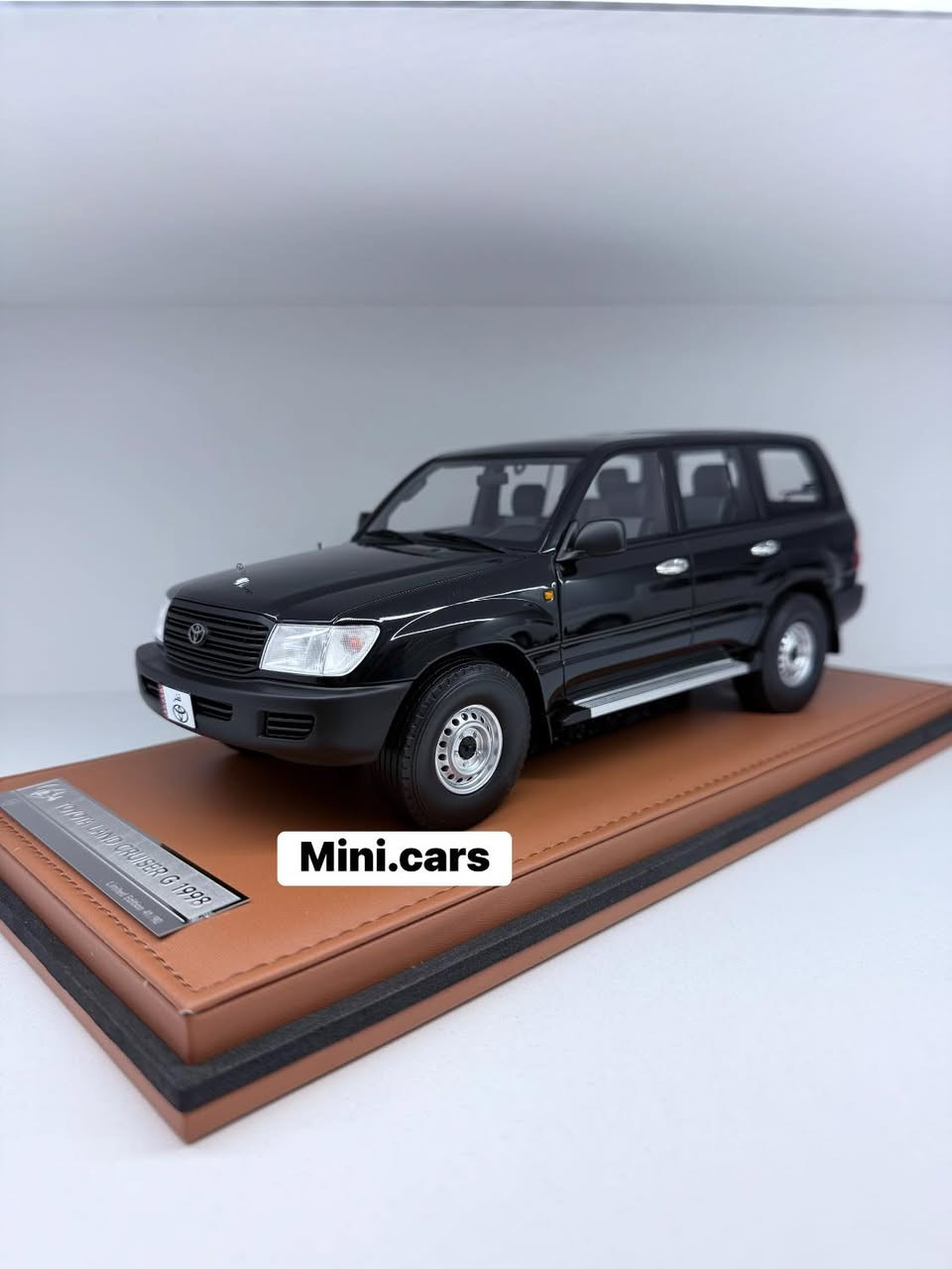 TOYOTA LAND CRUISER G 1998

Scale : 1/18

 (free delivery inside Erbil)

WhatsApp: +9647504702207

‎التوصيل لجميع مناطق اربيل مجانا

‎گەیاندن بەخۆرایە بۆ ناو شاری هەولێر
