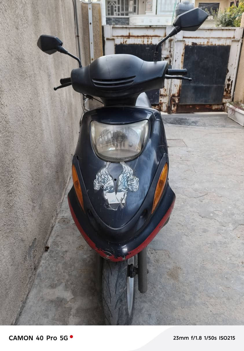 سلام عليكم دراجة (دولفين) للبيع كلشي شغال بيهة اي نقص ما بيهة شلعة باتري جديد اي نقص ما بيهة سعر375بيهة مجال مكان بغداد الزعفرانية 
التواصل***********
