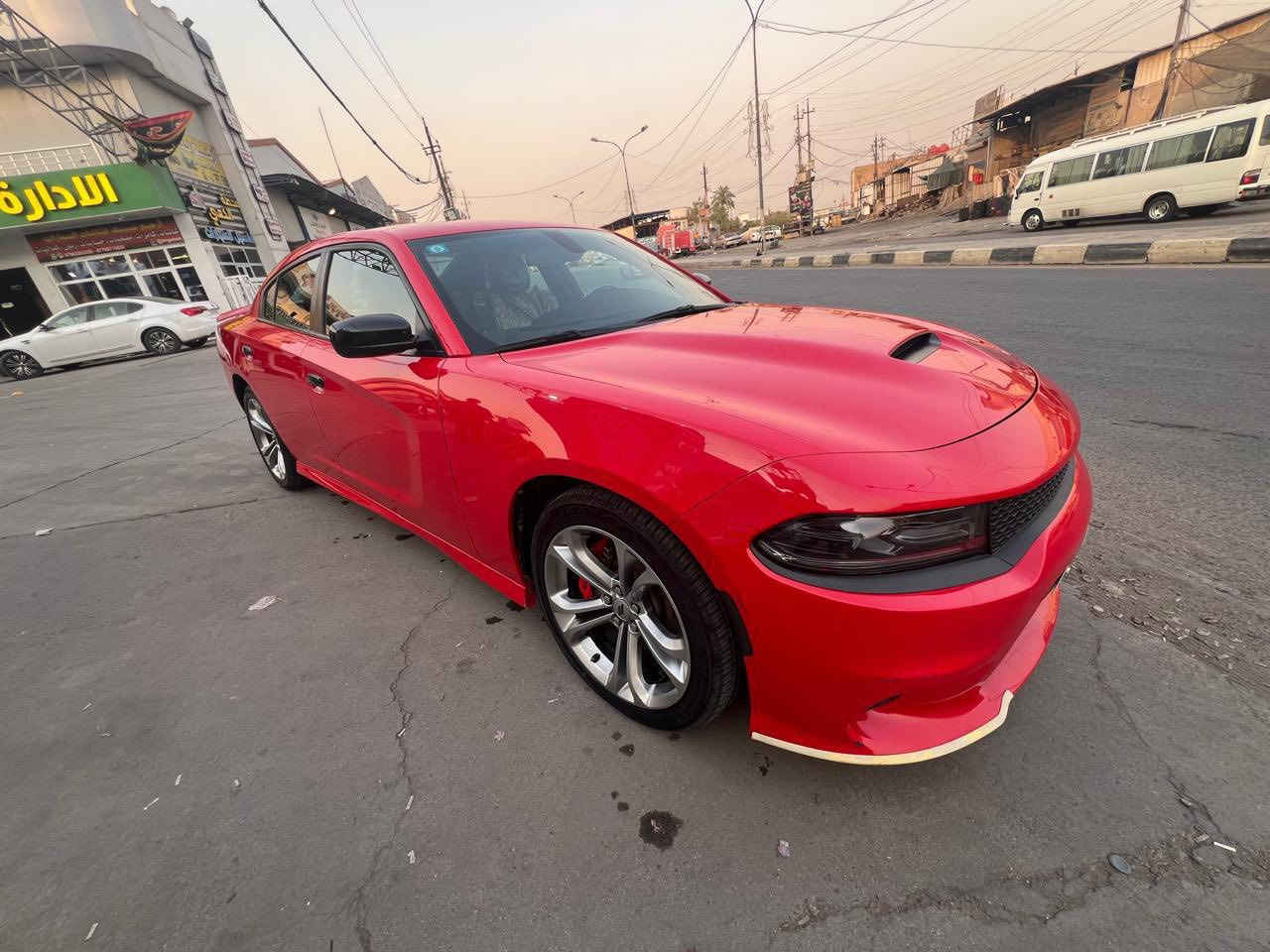 السلام عليكم 
دوج جارجر للبيع 
موديل 21 GT
ماشية 50 الف
بأسمي رقم بغداد 
فول مواصفات عدا الفتحة 
السيارة حيل معتنين بيها من دهن وبانزين وادامة وطلعاتنا بيها على كد الضرورة و هي وارد أمريكي حادثها جنطة بس
و رقم الشاصي موجود بالصور 

مكان السيارة بغداد شارع فلسطين
للأستفسار واتساب او اتصال 
0772 820 6023
وبالخير ع الياخذها
