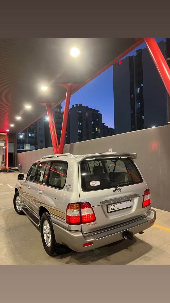‏Toyota land cruiser 2006
مۆنیکا ٢٠٠٦  G.X.R
مواسەفات فوول
ناو زەرد و فۆڕمیگا
گێڕ ئۆتۆماتیک
سڵاید و سەلاجە
قوفلی ئەکسل (diff lock)
چوار تایەی لۆکی لە ژێرە 
گێڕ و مەکینە و ئەکسلی بەشەرت
تەنها يه ك پەڵە بۆیاخە بچوک 
هەموو گیانی بەشەرت هیچ مەسرەفێکی تیانیە 
183$ گەڵا و کەمێک معامەله 
 ***********📞
