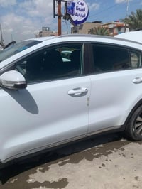 سبورتج ٢٠١٧ ماشيه ١٠٣ باسمي محرك ٢٠٠٠ دوش مكفوله كير ومحرك والضربه تبر...
