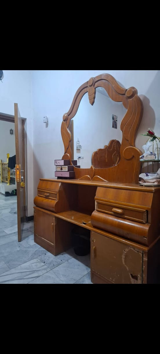 عرفه نجاره ست بيبان طابقين بيه اضرار بصيطه السعر ٥٠٠ اتصال على رقم ***********
