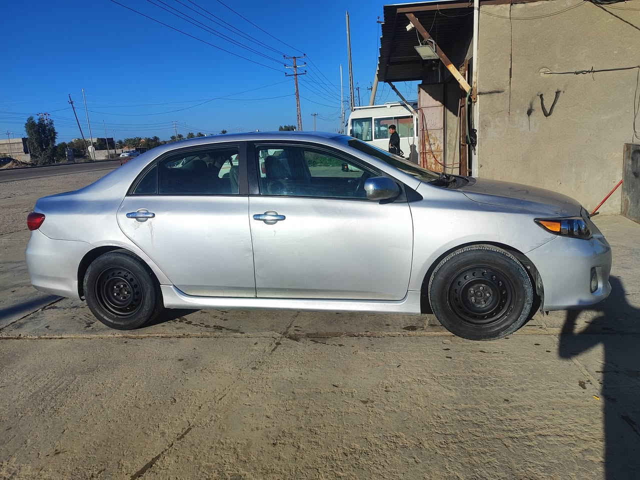 السلام عليكم كورله للبيع 
موديل 2010 محدثه 2013 السعر 100 بيهه مجال
النوع S فول مواصفات 
ضربتهه جنطه فقط البجم كبس 
الهاتف /***********
العنوان ديالى شهربان تقاطع لوجيهيه
