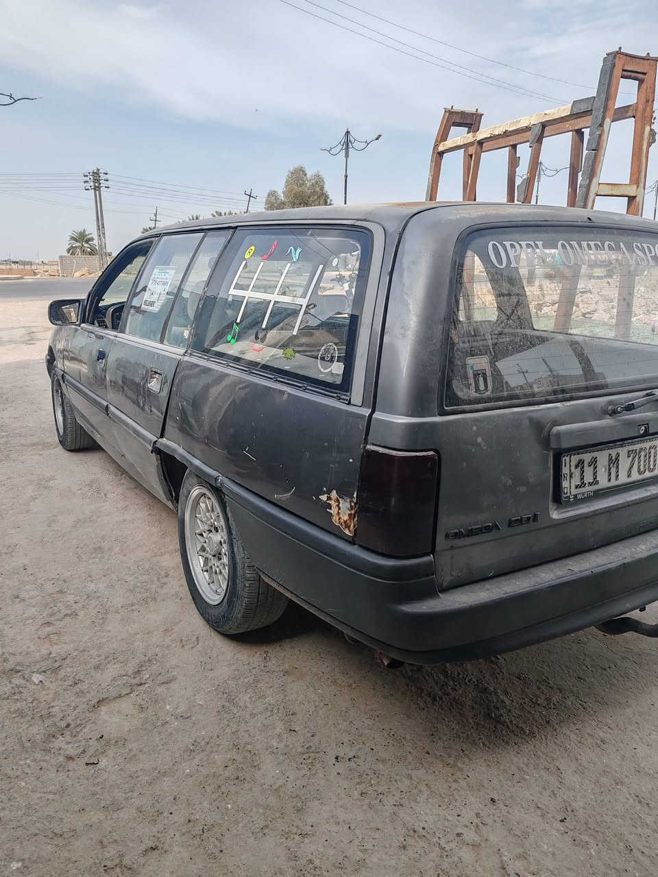 محرك 2000
سنوية للـ 2028
السعر 27 ورقة وبيها مجال
مكان السياره بعقوبة 
 ***********
