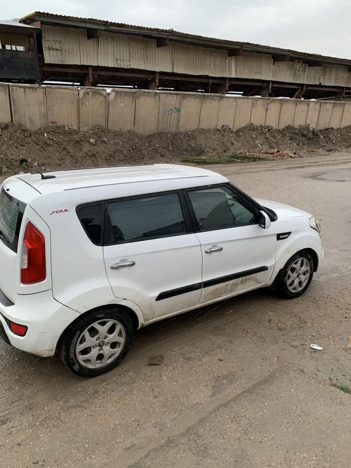 كيا صول 2013 سياره حلوه امرتبه سياره بيه خمس قطع صبغ حداديه جديده ما صارلي شهرين من بدلته وتخم تاير جديد ماشيه 94 الف ميل  سياره بأسم والدي ثاني يوم تحويل مكاني بابل ابو غرق شارع الامام  سعره 86 وبيه مجال
رقمي ***********وبيه واتساب
