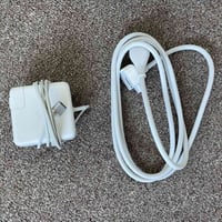 شاحن اصلي • ماك بوك برو ٢٠١٥ • ٦٠ واط