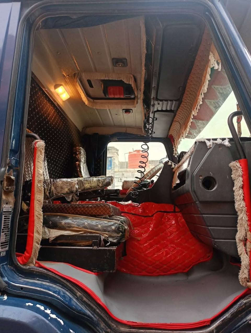 السلام عليكم ورحمة الله وبركاته للبيع سكانيه ١١٣ اصل رقم ذى قار تحويل سنويه جديده مكفوله كفاله عامه محرك ٦ كير ٥؛؛٥ شاصي ابو 10 السعر ١٤٠ مكان ناصري قضاء الاصلاح رقم تلفون ***********
