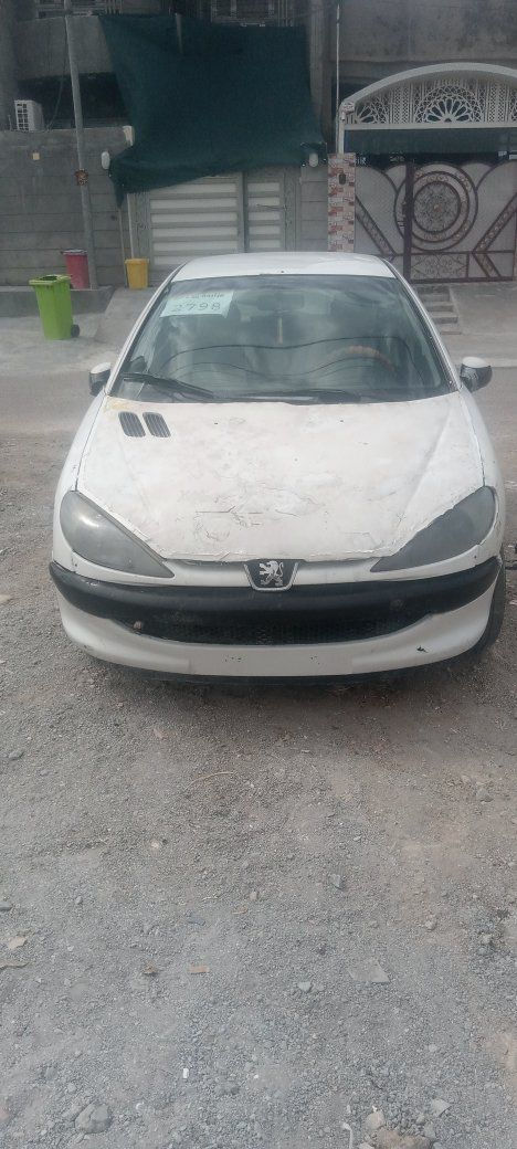السلام عليكم لبيع بيحو 206جاهزه موديل 2006مال مزاد بغداد بيه كتاب كهربائيات شغال تبريد السعر 25وبيه مجال عنوانه بديالى الشراي يتصل،***********
