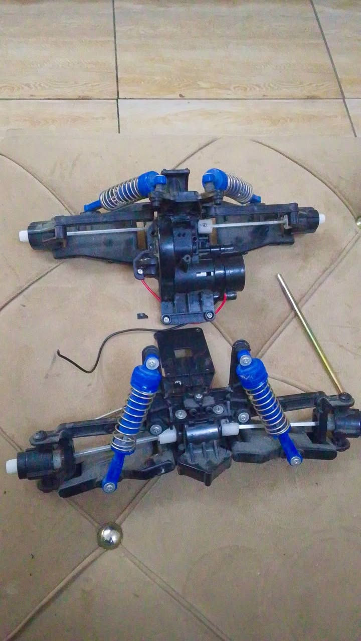 متوفر اكسلات امامي وخلفي دفع رباعي مع الكاردن والماطور الي يخدمه يتفضل


**إذا كنت صاحب هذا الإعلان وتريد حذفه لأي سبب، رجاءا أرسل رسالة إلى الدعم الفني**