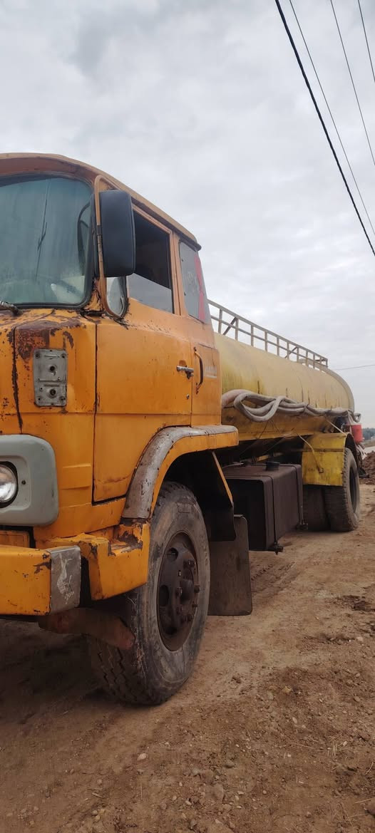 هينو عشره طن موديل 81  جاهز للشغل اصولي بي حصه كاز الاستفسار *********** مكاني واسط
