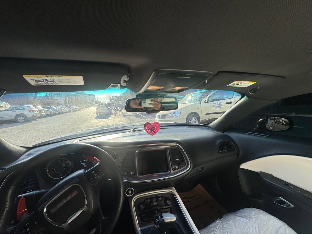 چالینجەر سپی ٤ پارچەو پە لەیەکی بچوک  زووورجوانە ٦ بستن شاشە گە ورە   تایەو ویلە هیلکات ***********
تایەو ویلی هیلکات   تەعدیل سورعە. کوشن کارەبا ناو دەری لۆکە. زۆۆۆر تنو تولە هەیکەلی زور جوانە مە کینەی بەس سەرەوەی کراوەتەوە  بە لام بوخاریش بە شەر ت سەیارەکە شوشە یە سنەوی تازەیە سعری 146 گەلا *********** السليمانية, العراق
