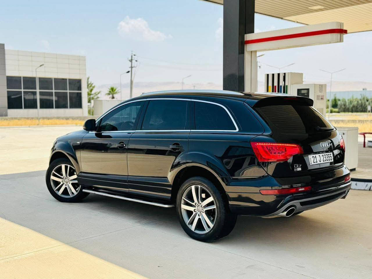 اودي Q7 S-line Quattro 2012 فول مواصفات ١/١
مواصفات خليجي وكالة شريكة سردار ضمان دولي
لون اسود
محرك سته سلندر V6 3.0L سوپه ر چارچ محرك بنزين
گير و محرك بشرط   خلل مابي
ماشية 99 ميل حقيقى
سيارة حيل حيلوة جديد ماشالله
(( بيها نص بنيد مصبوغ )) بدون دواخل و بدون أيرباگ
سيارة كل على وضع بيلادي 

مواصفات
{ بصمة - پانوراما - داخل اصفر - صندوق شفت - ٣ پردة - ماوس - ٧ راكب - كشنات جلد - كشنات كهربا - سيدي بوكس - تبريد مركزي - كاميرا - حساس خلفي و امامي - لايت ليد - ڤوليوم - تحديد سورعه - وبعد )
اربع تايرات و ويل بيلادي جديد
سنوي و رقم و ههزة كل جديد
تحويل غرامة بشرط سنوي بأسمي
سيارة شرط بدون اى نواقص گير و محريك و حدادي و كهربائيات كولها بشرط
مكان: ديالى بعقوبة             
  
هاتف: *********** /// ***********
