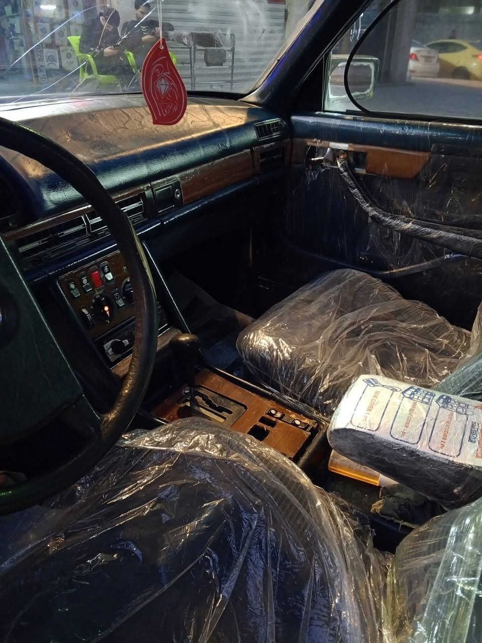 ((((السعر 40 وبيها مجال ))))
شاهد الله جوة السوك متوازي

-سيارة حيل نضيفة 
-مارسدس رئاسي للبيع🛩️
-سيارة بلادية من الطول للطول 
-مكينه 3600 ستة سلندر🚀 -بلادية 
-شلعة ومعدل تاكل الكاع💯
-شرط ترايها 200👍
-كهربائيات كلها شغالة لايت👌 -زنون عالي ناصي  بك لايت -اشاير يمنه ويسره  👉👈
-غرفة جديدة 💰
-تخم تاير جديد 
-سيارة مال جناي 💎
-رقم بغداد  انكليزي تحويل -مباشر 
-سنوية لل 30
-السعر:  40 وبيها مجال💵
-العنوان : بغداد الشعب 🏡
-الرقم : *********** خابر وتدلل تشلع عيوني ☎️
