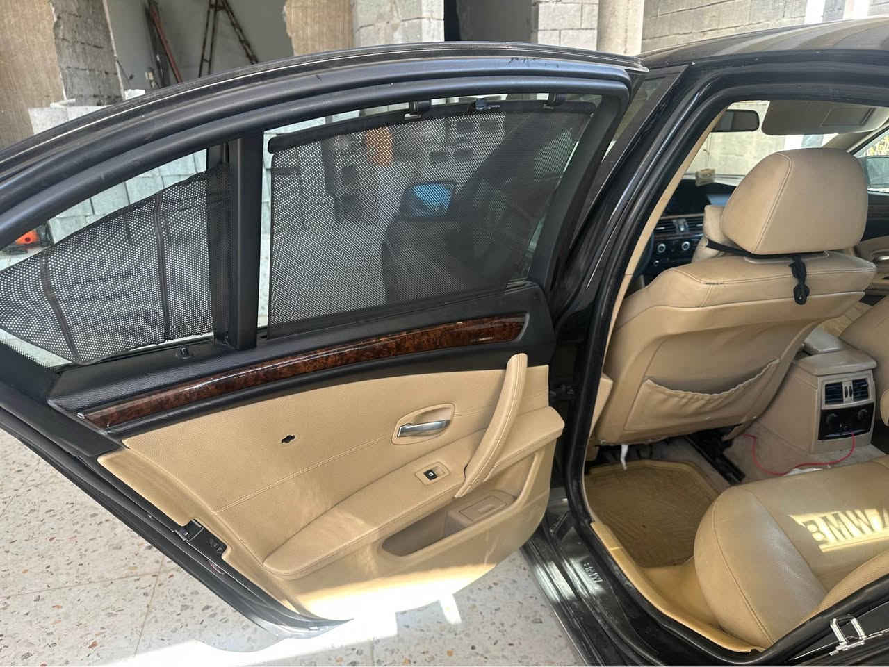 السلام عليكم 
  للبيع و مراوس حسب قناعة
Bmw e60 2008
محرك 525 n52 
خليجية وكالة العروش محرك وكير شرط مامفتوحات وكفالة
رقم و هزة جديدة بأسمي وبي دفتر بنزين
سيارة صبوغ عام للجمالية بدون ضربة 
السياره فول مواصفات
سلايت
ستيرن كهرباء 
بصمة
كير كوبرا
كشنات جلد  وخزن 
لايت داينمك و وعدسة ليد 
وضعيات قيادة 3 سبورت و عادي و اوتو
مراية كهربائي
٥ بردات 
داخل جلد اصفر
وبعد بيها ناسيهن
السيارة مابيها اي نقص من صدر وطسه ومنظومة بانزين وتبريد ثلج

سعر السيارة 120$ و بي مجال
مكاني كركوك هذا رقمي *********** كركوك, العراق
