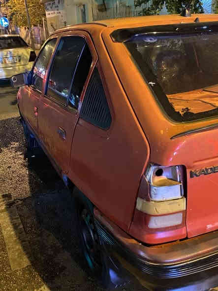 سەرەتا بەناوی خوا.... ئۆپڵ کادێت ..1993 مەکینە 16  قایش پان  گێڕ عادی ..
سەیارەکە کەمێیک مەسرەفی هەیە  
ئاڕمی ئاسایش 
*********** ئەم ژمارەیە تەنها لەسەر واتسئاپە نرخی 15 وەرەقەو مەجالێکی برایانە
