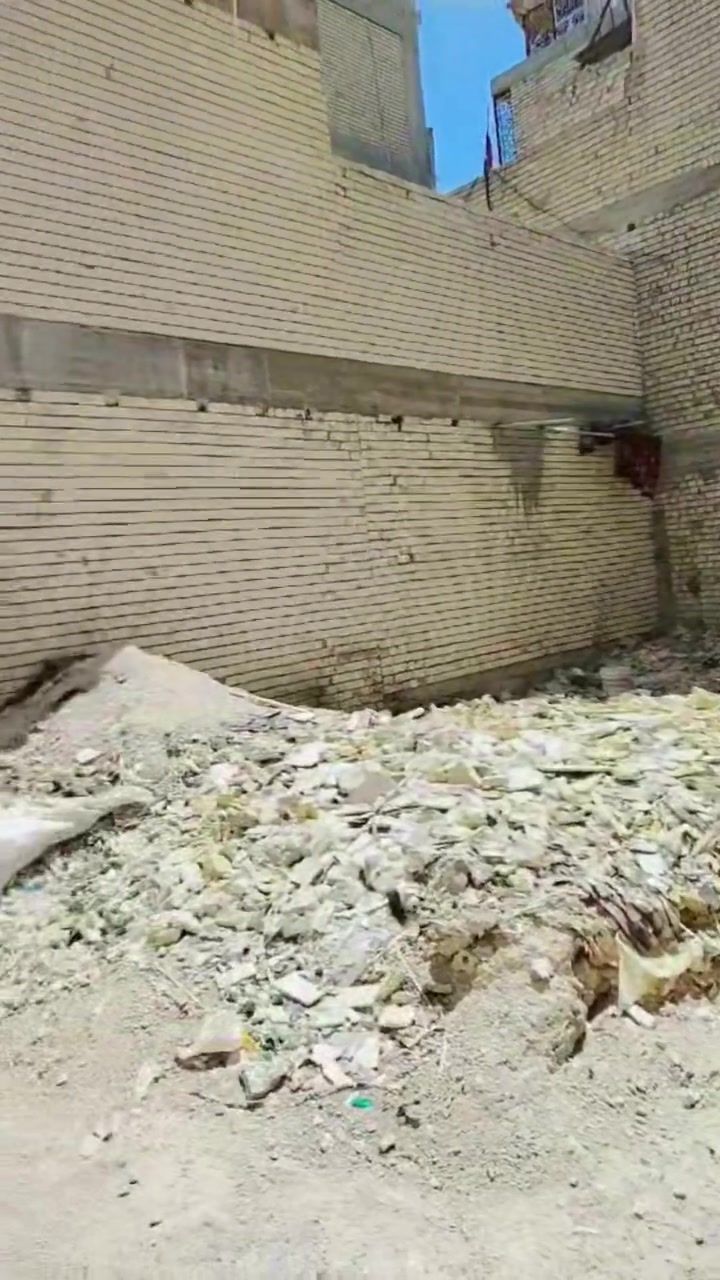 السلام عليكم قطعه أرض للبيع داخل قيصرية مساحه 80 متر  واجهه 7 نزال 11 سند طابو مالك صرف تحويل مباشر 
مكانها كراده داخل قرب تقاطع الاورزدي 
للاتصال *********** سعرها مناسب
