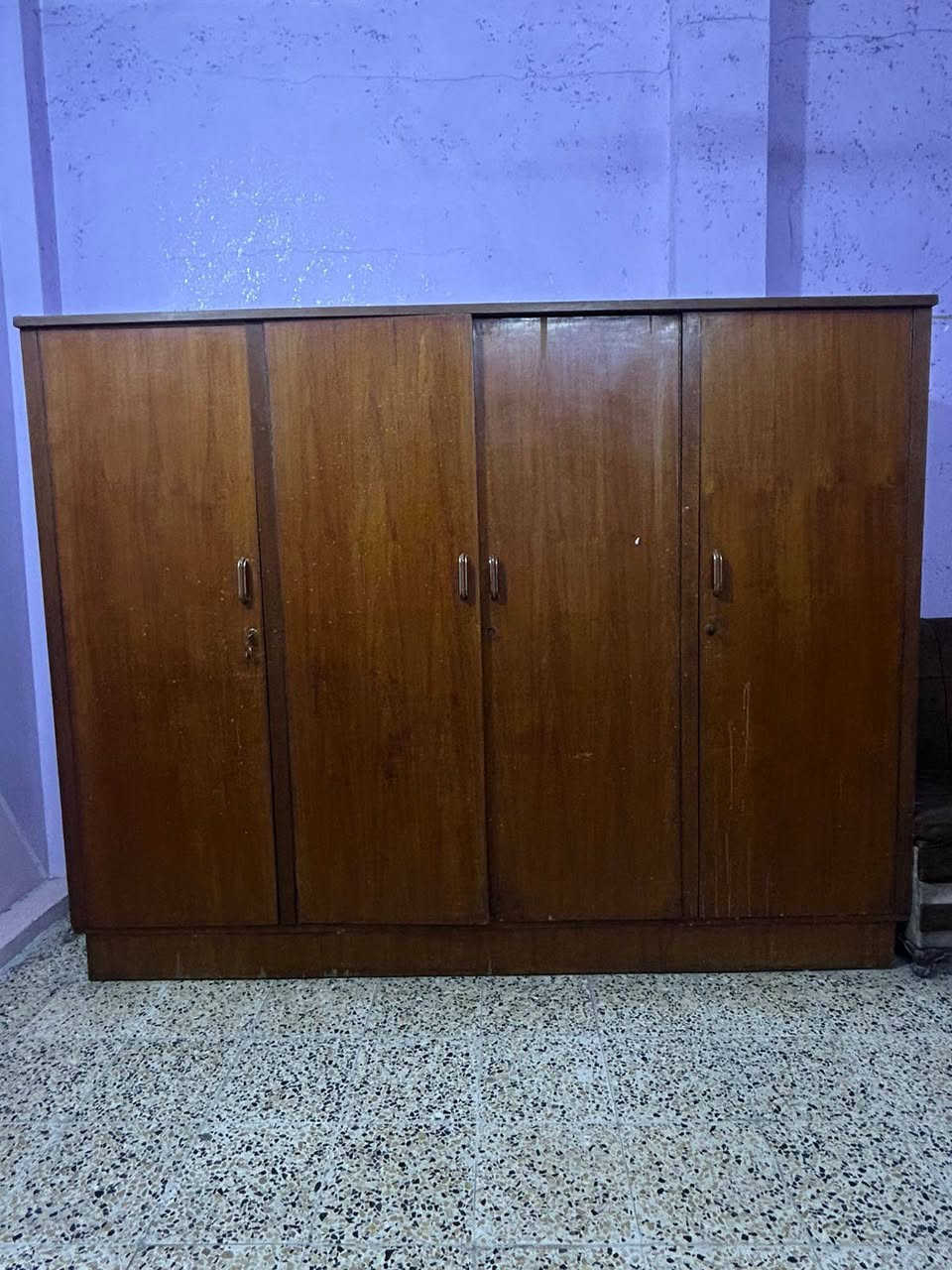 كنتور صاج اربع أبواب  مستعمل للبيع  المكان بغداد الحريه الدور    للإستفسار   ***********

